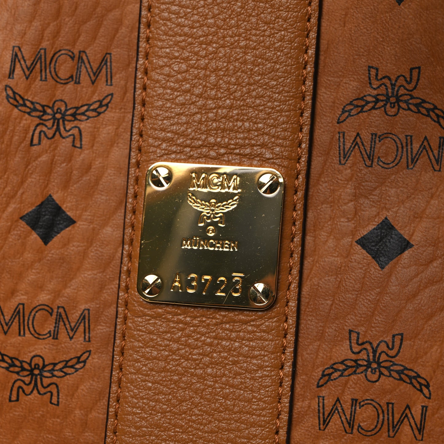 Visetos Medium Liz Reversible Shopper Tote Cognac