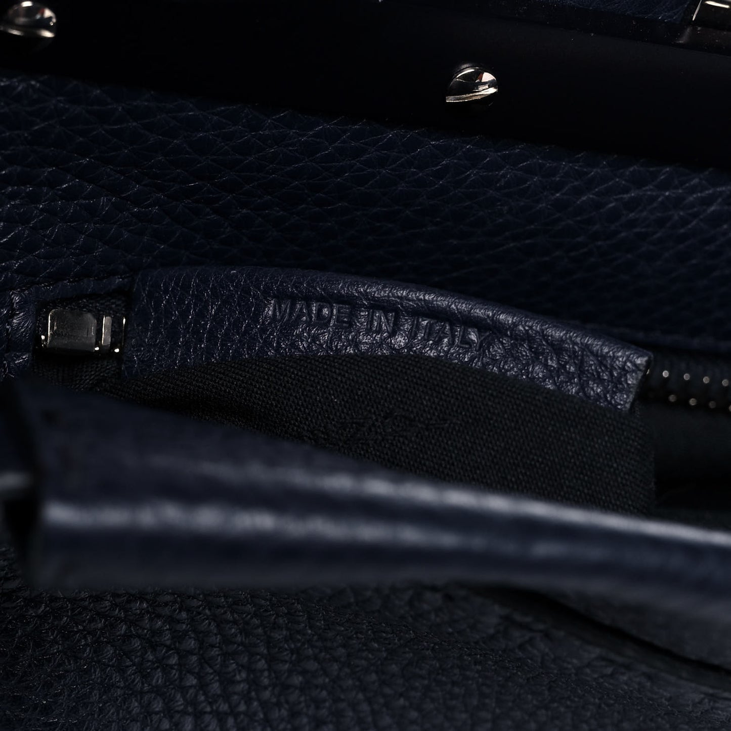 Cuoio Romano Selleria Medium Peekaboo Iconic Satchel Blue Notte