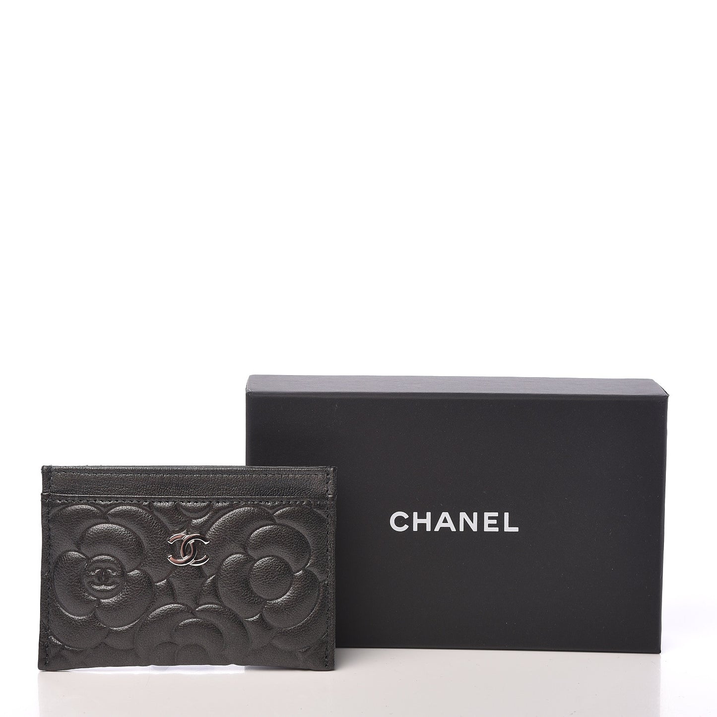 Goatskin Camellia Embossed Card Holder Grey
