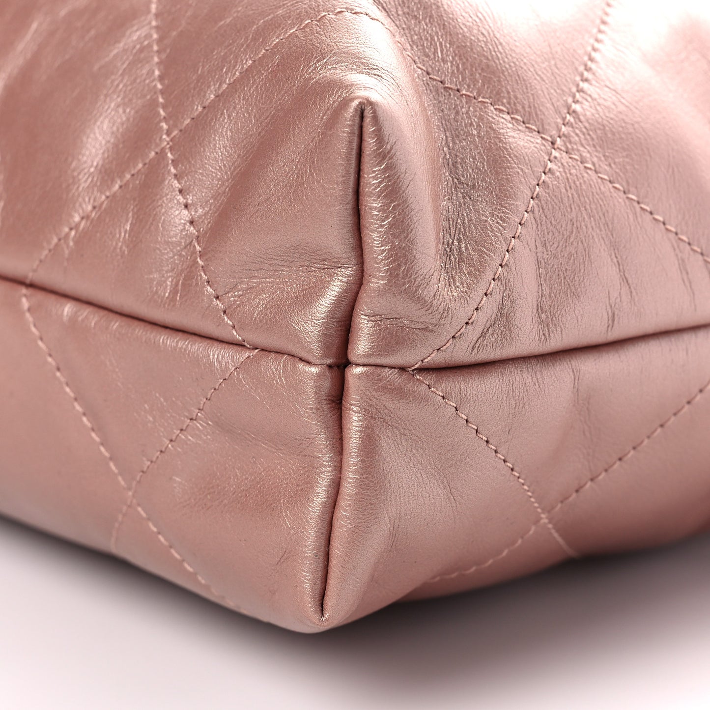 Metallic Calfskin Quilted Small Chanel 22 Pink