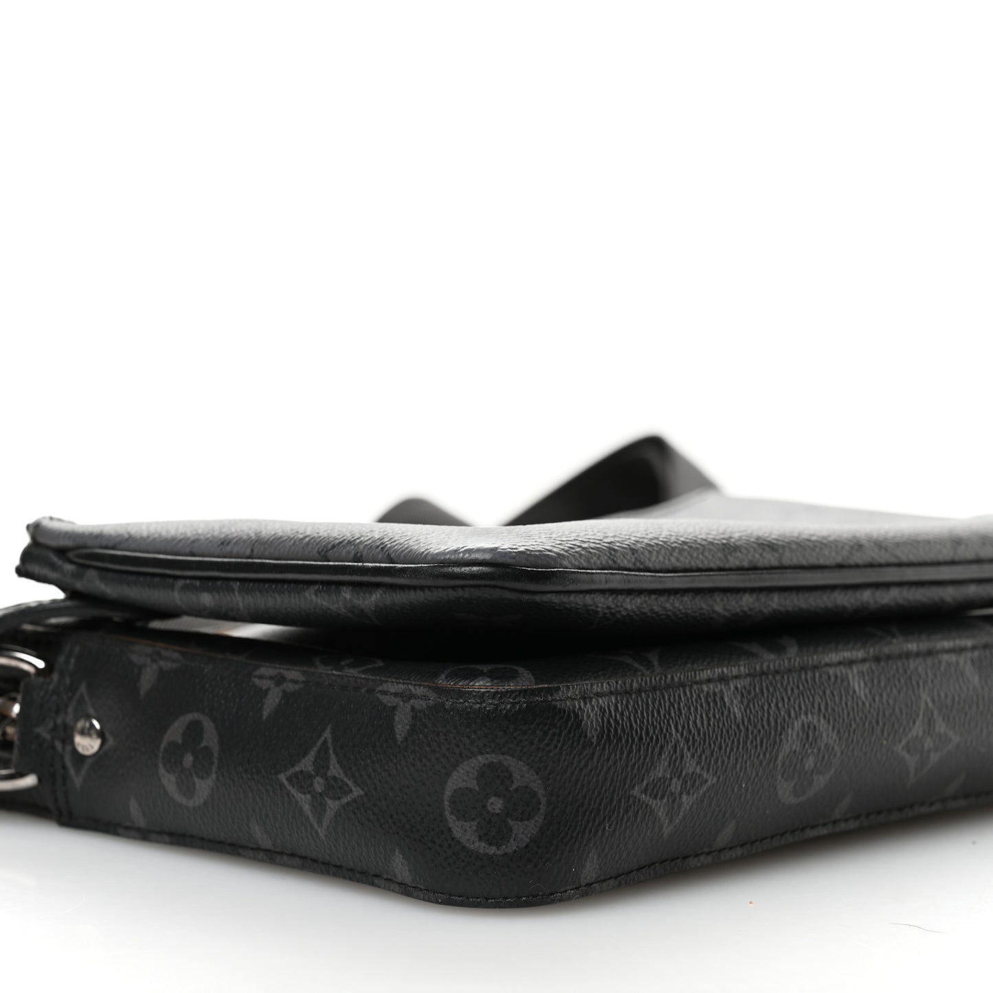 Reverse Monogram Eclipse Trio Messenger