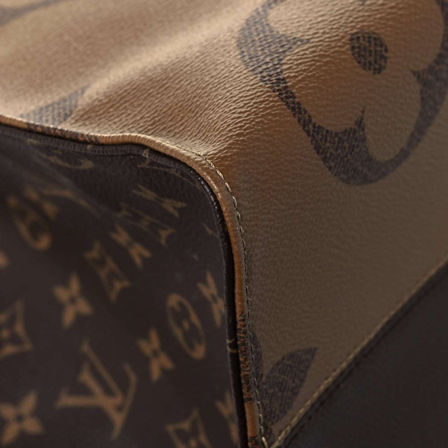 Reverse Monogram Giant Onthego GM
