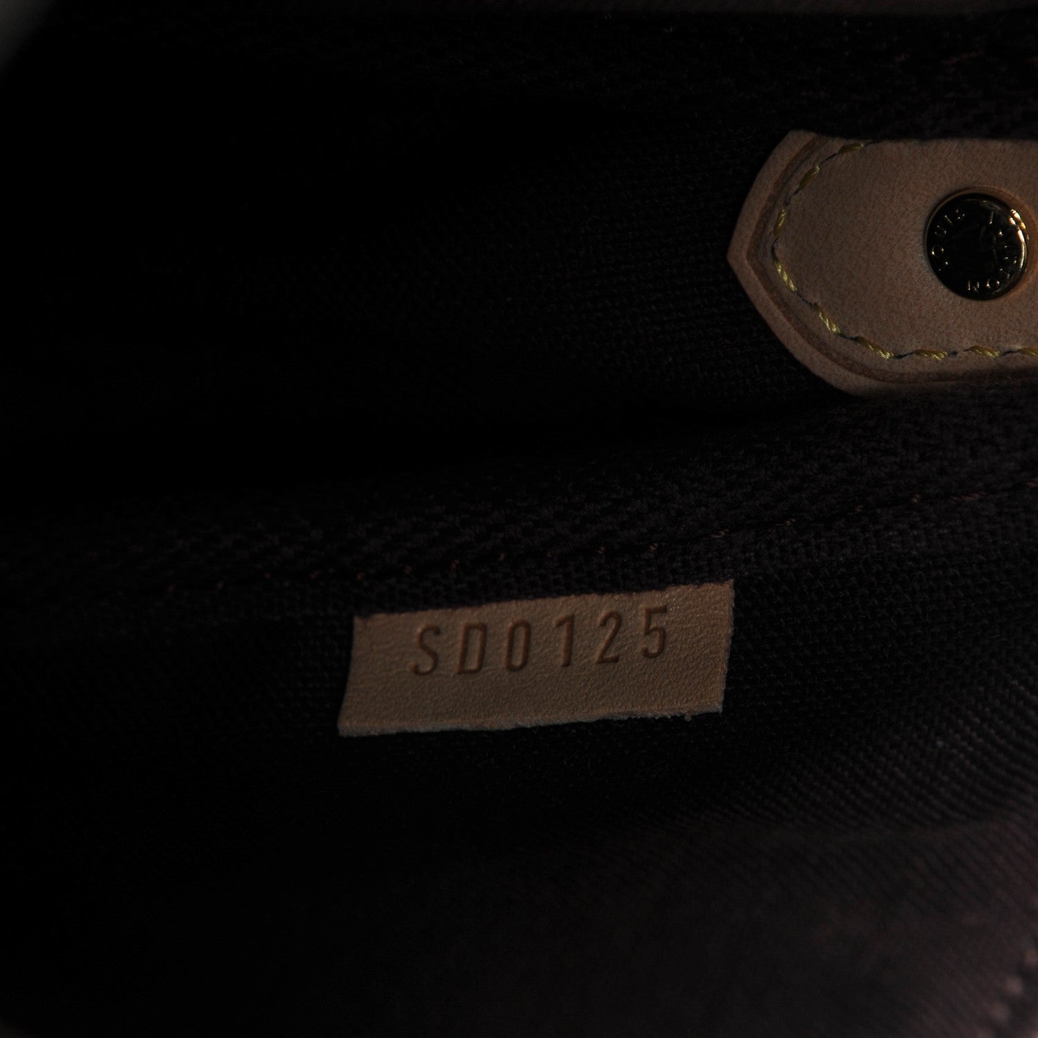 Louis Vuitton Monogram Favorite MM 8 of 8