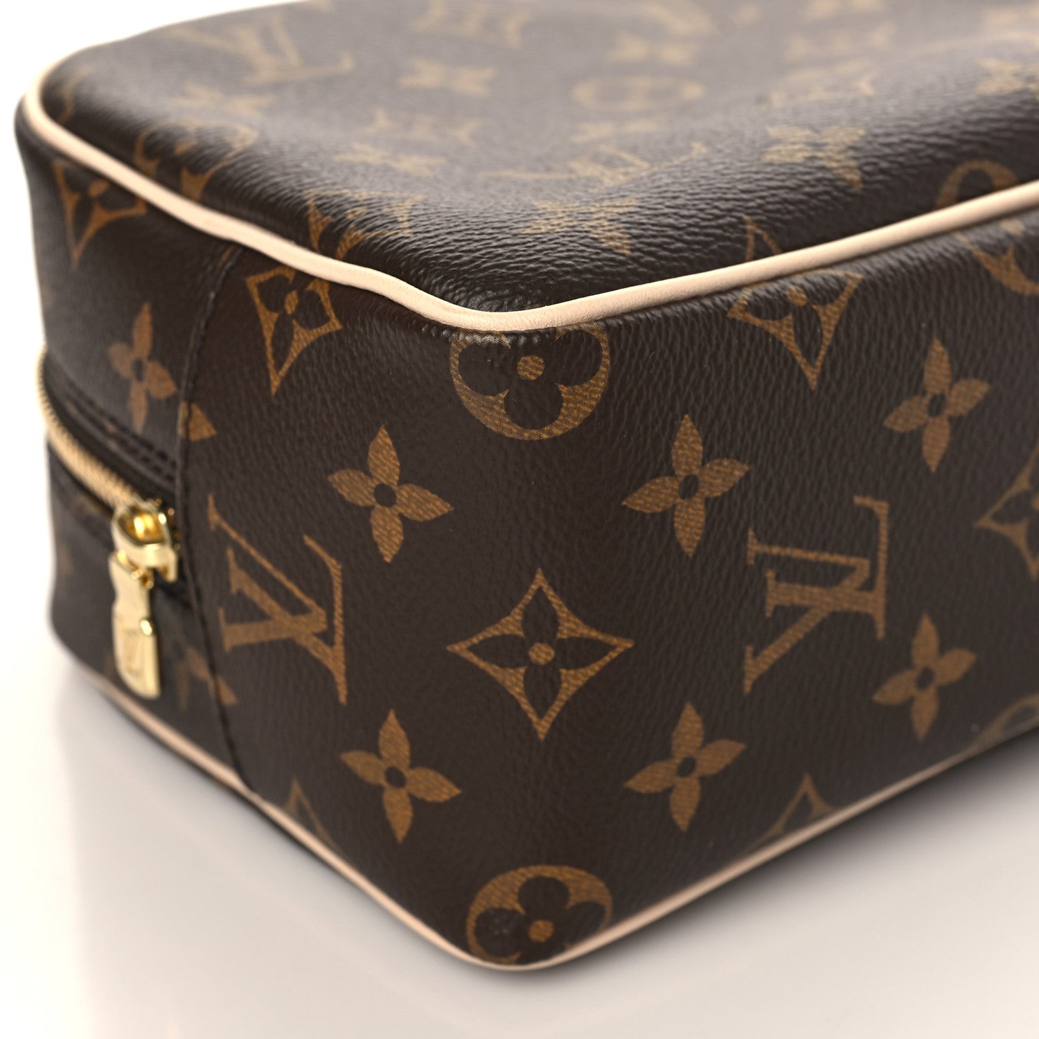 Louis Vuitton Monogram Toiletry Bag 25 7 of 9