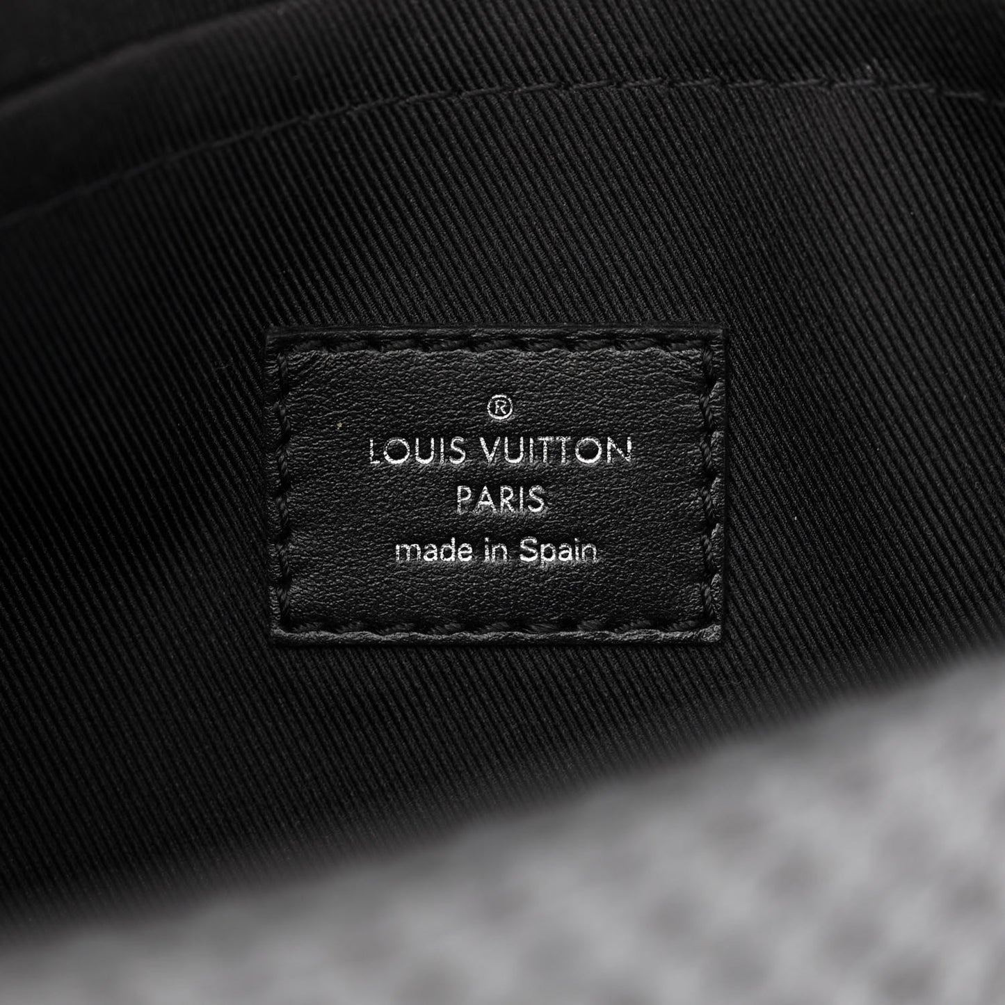 Damier Graphite 3D Studio Messenger