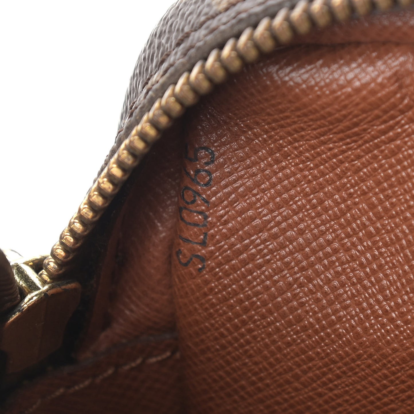 Monogram Pochette Marly Dragonne 22