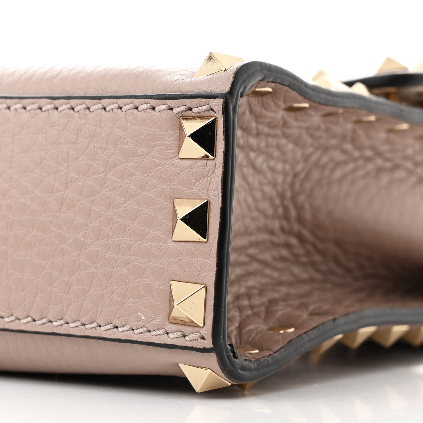 Pebbled Calfskin Medium Rockstud Flip Lock Crossbody Bag Clay