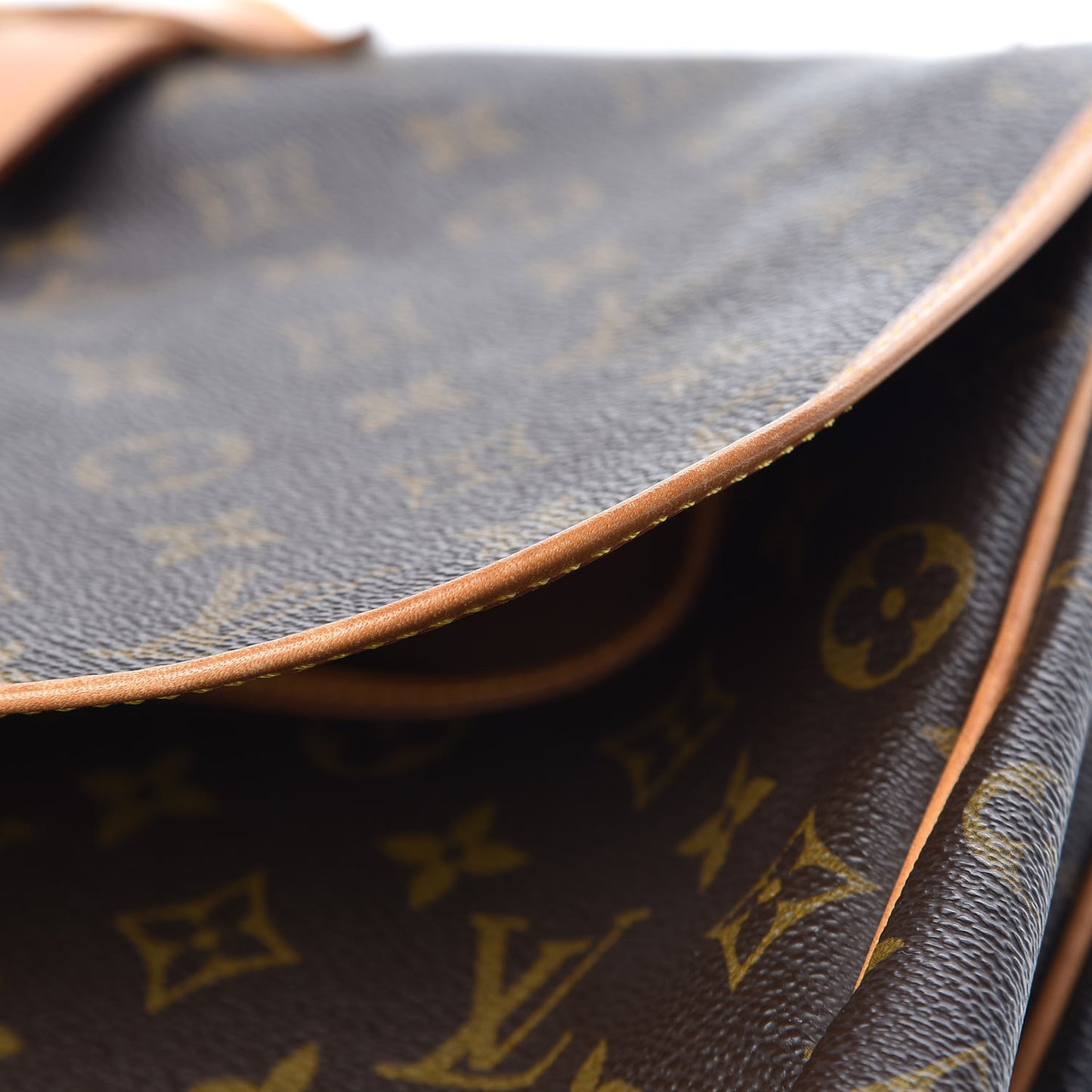 Monogram Saumur 35
