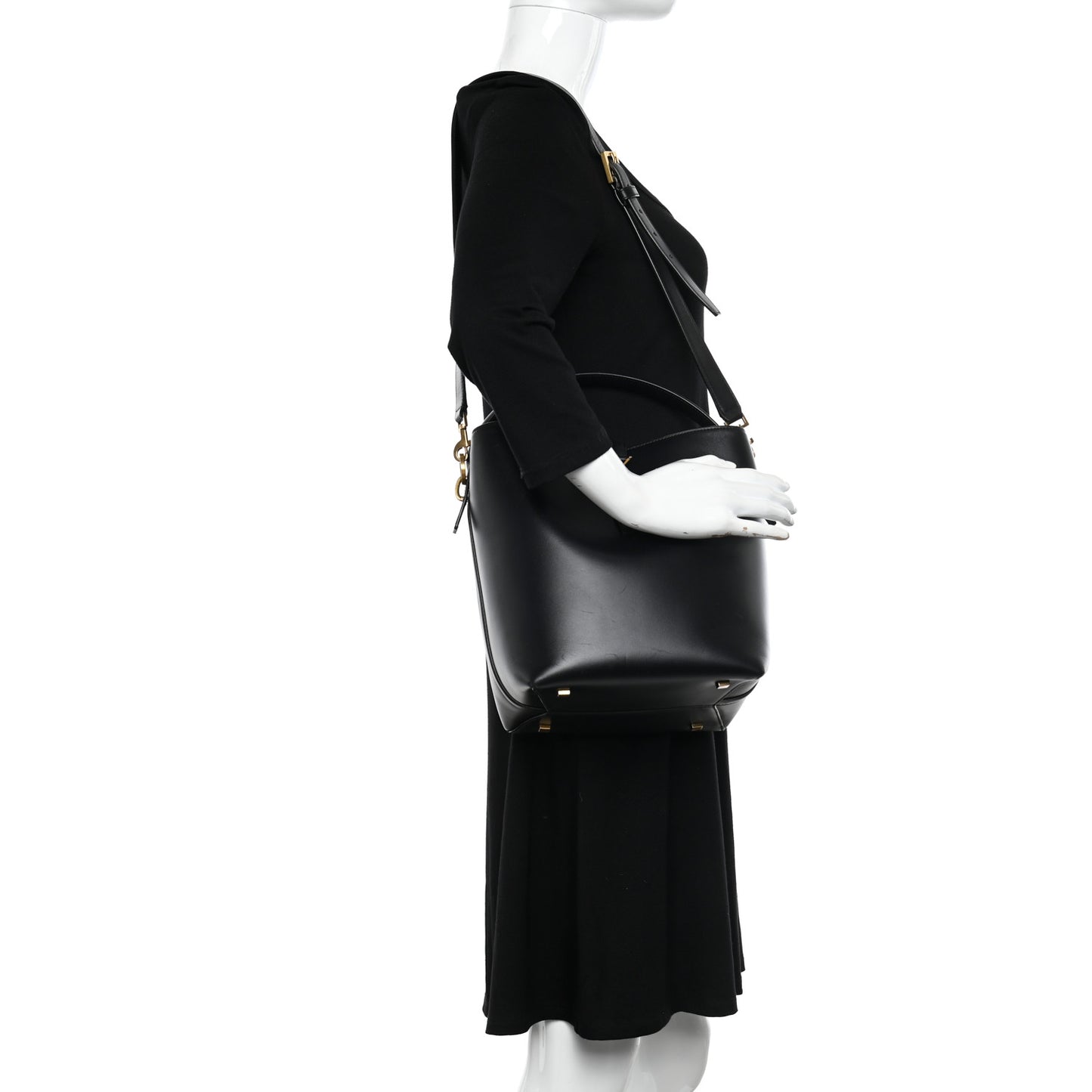 Shiny Calfskin Le 37 Bucket Bag Black