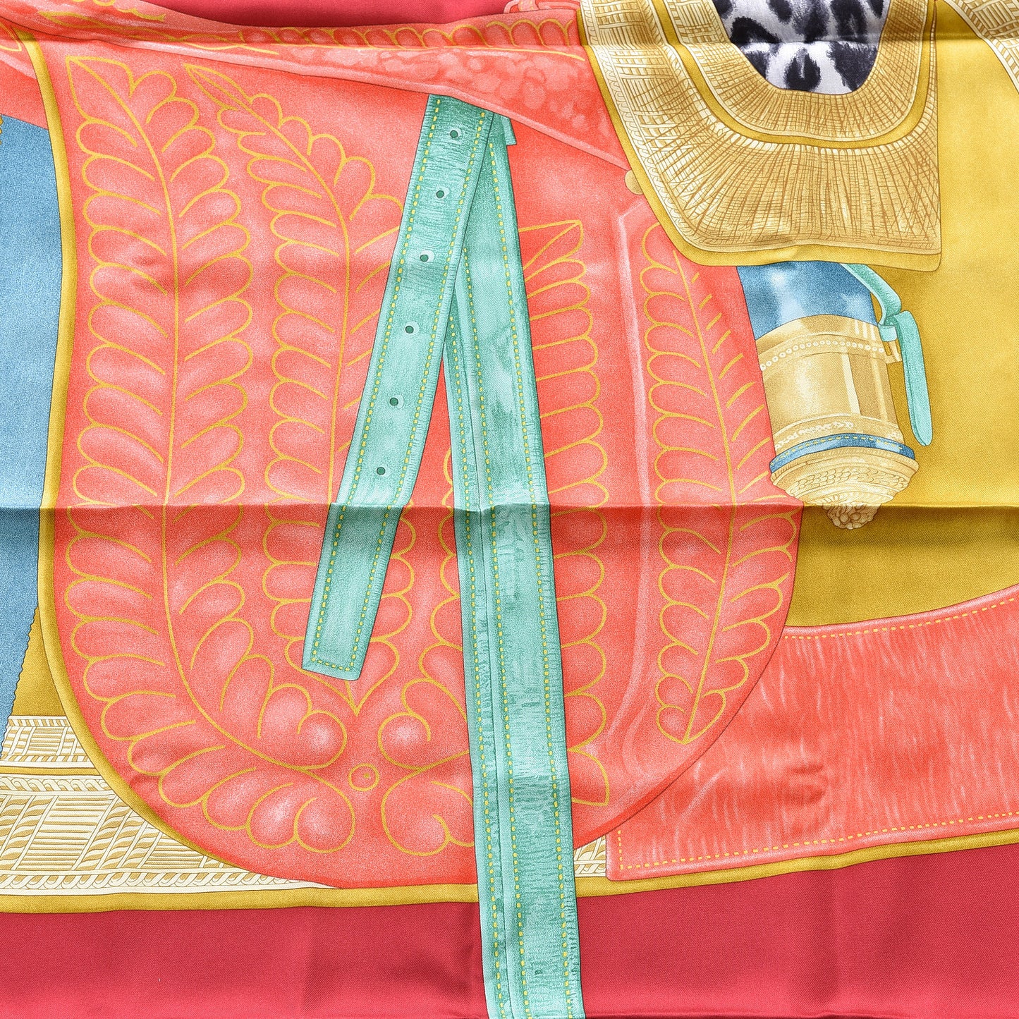Silk Selle d'Officier En Grande Tenue Scarf 90 Framboise Corail Mordore
