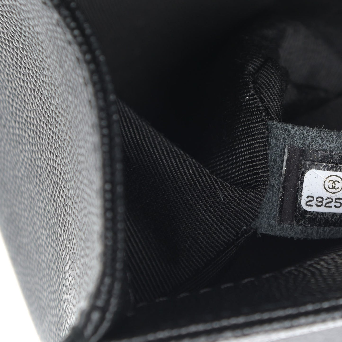 Caviar Quilted Medium Boy Flap Black