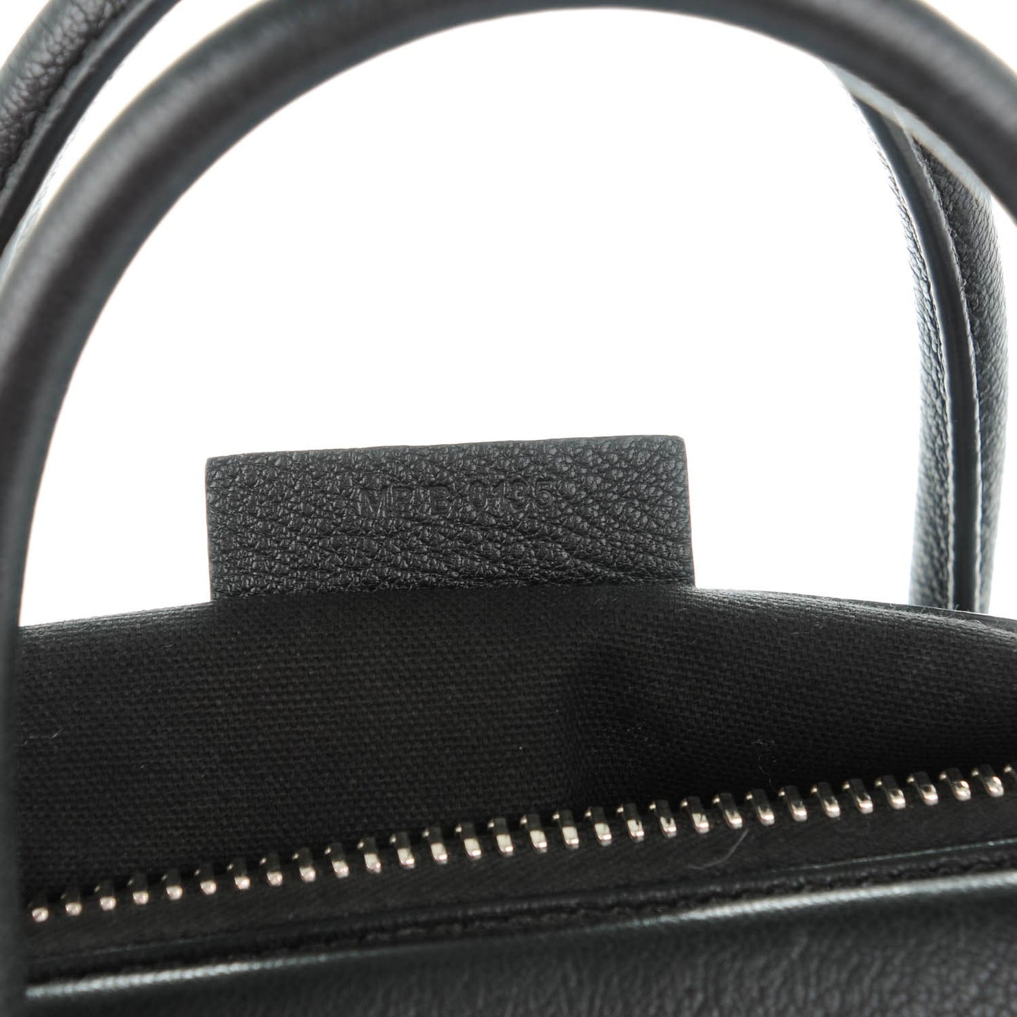 Sugar Goatskin Medium Antigona Black