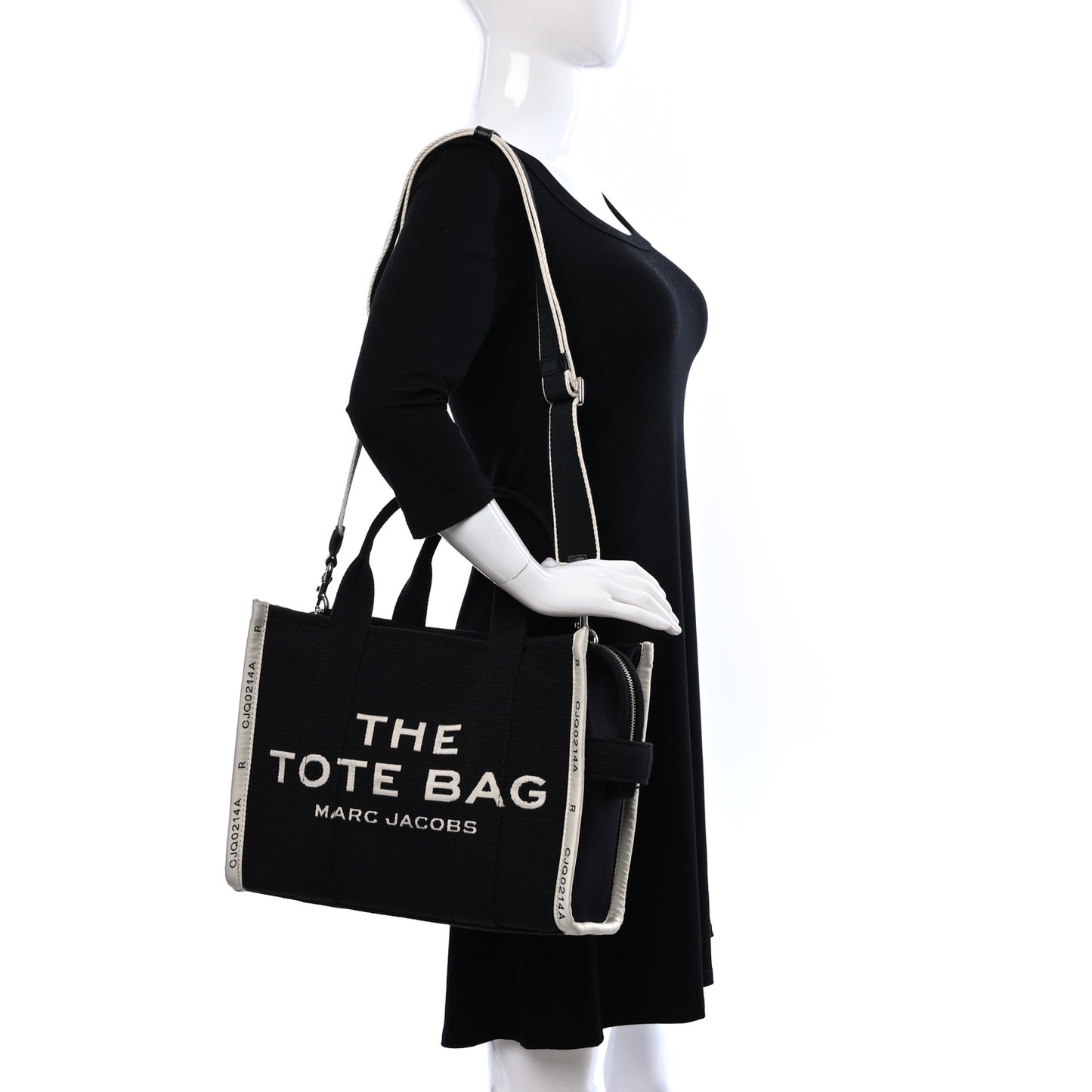 Jacquard Medium The Traveler Tote Bag Black