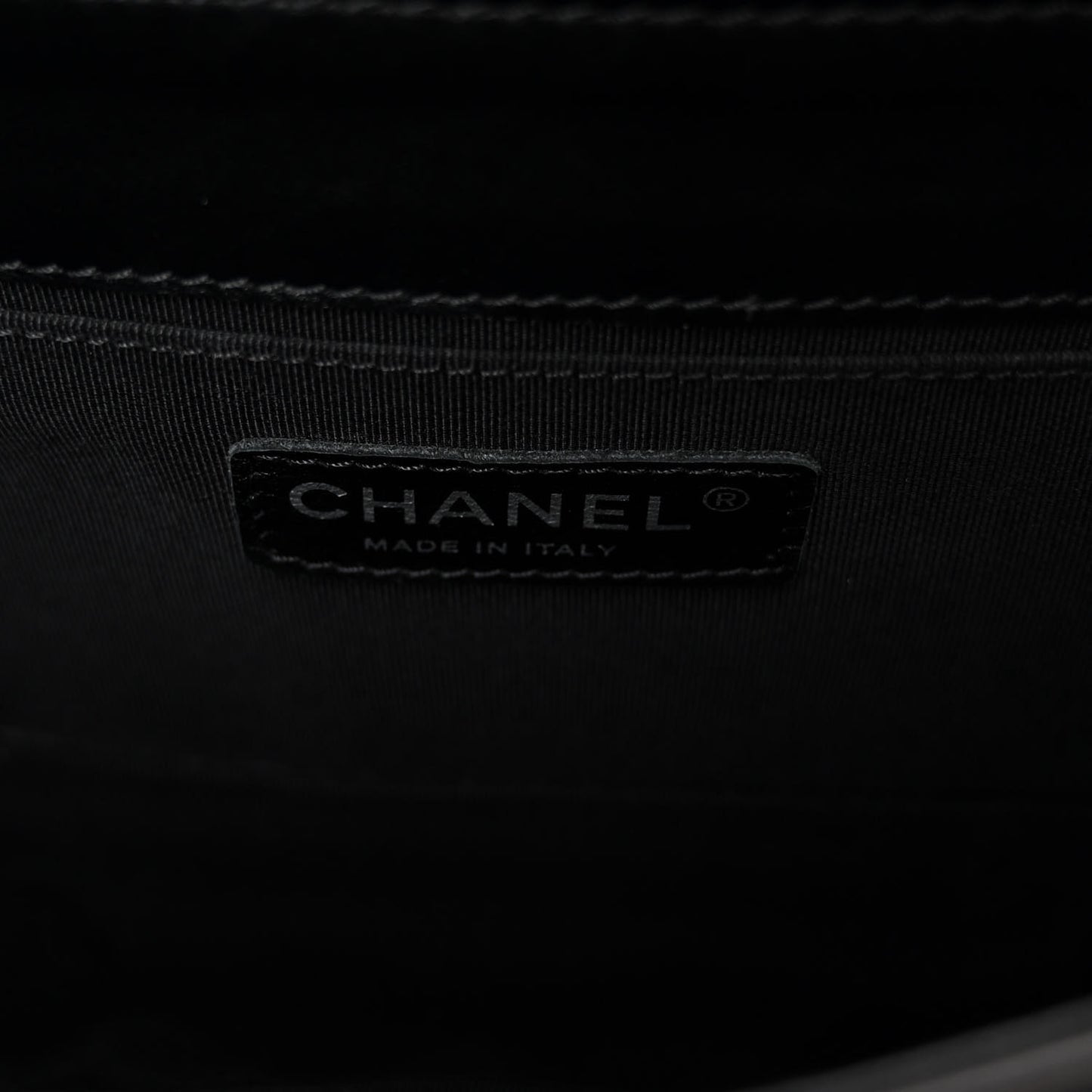 Calfskin Enchained Medium Boy Flap Black