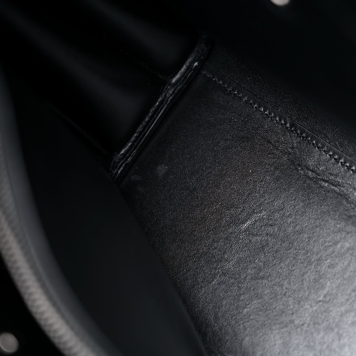 Grained Calfskin Topstitch Small Sac De Jour Black Porcelain