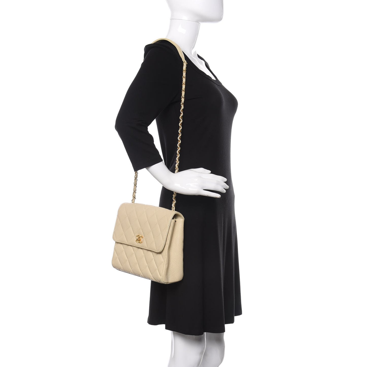 Caviar Quilted Medium Single Flap Ivory