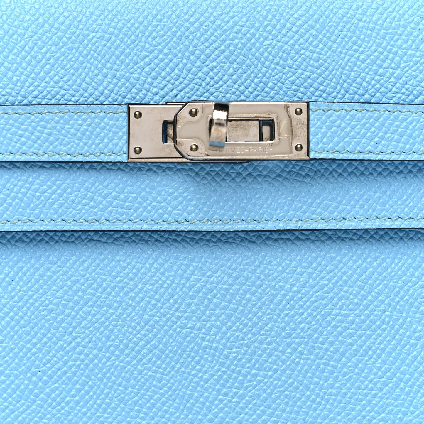 Epsom Kelly Longue Wallet Celeste