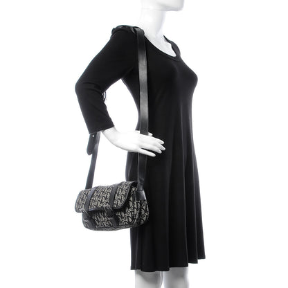 Christian Dior Monogram Messenger Black 2 of 16