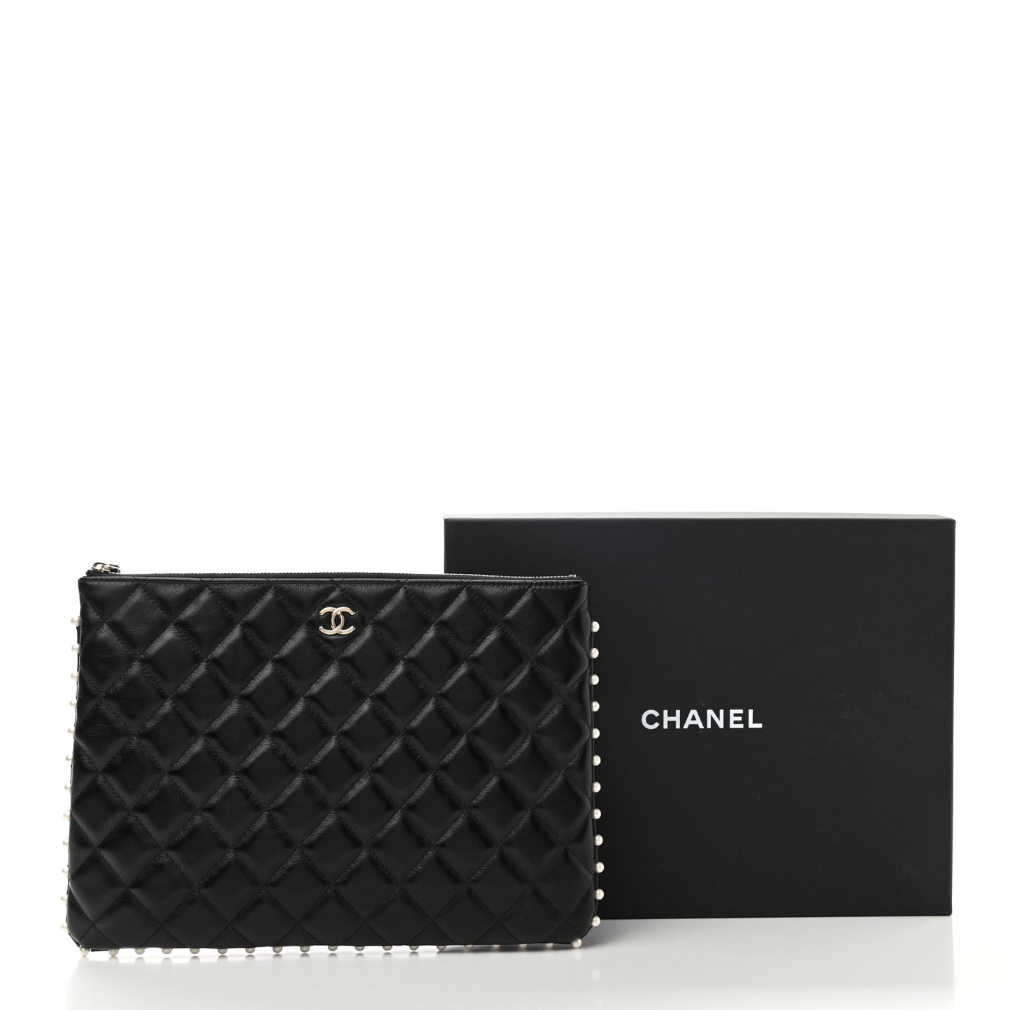 Calfskin Quilted Pearl Medium Cosmetic Case Black