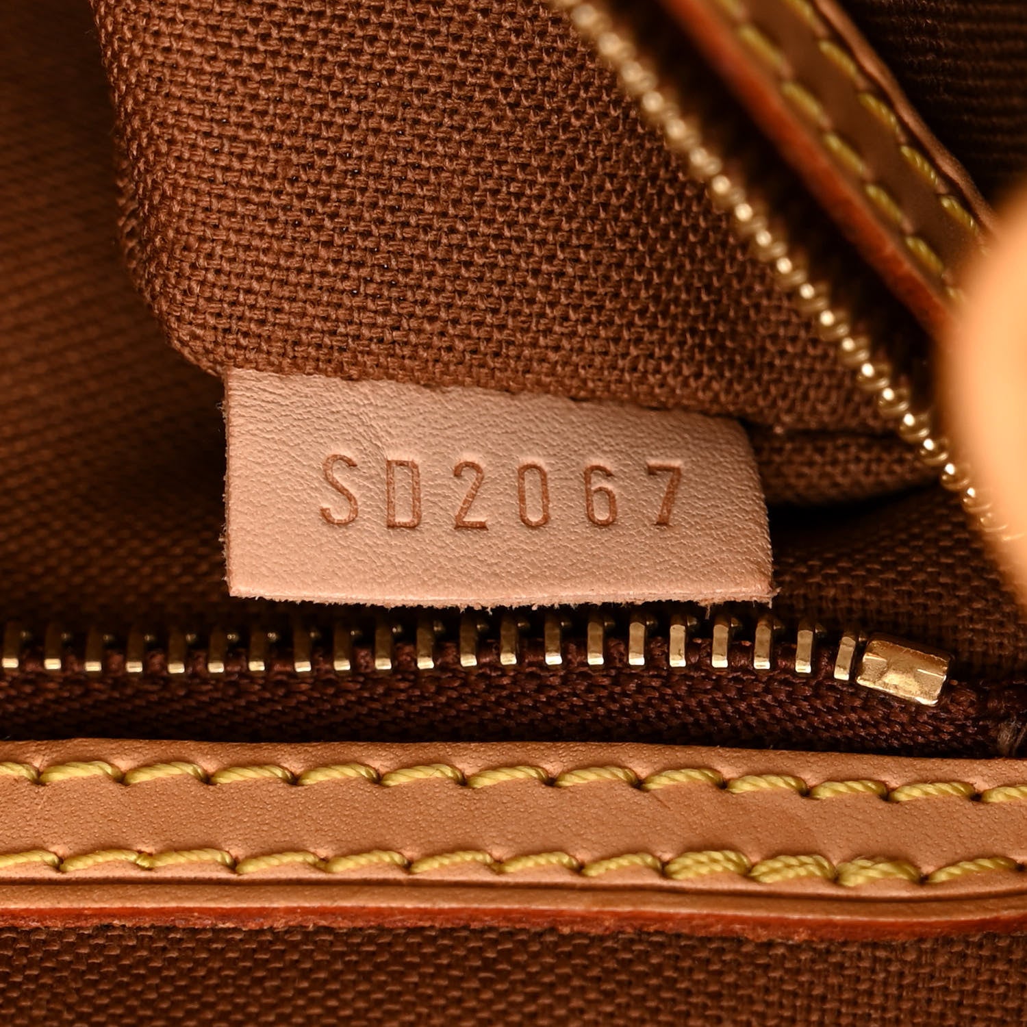 Louis Vuitton Monogram Batignolles Horizontal 7 of 10