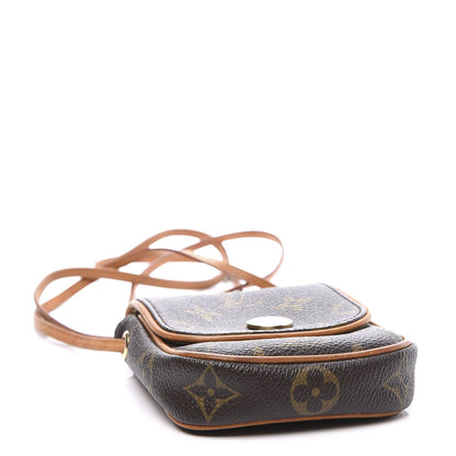 Louis Vuitton Monogram Pochette Cancun 3 of 8
