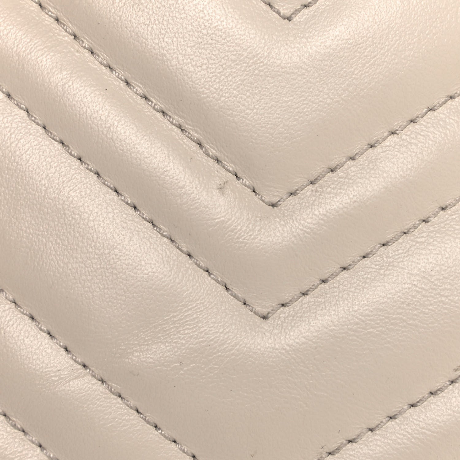 Gucci Calfskin Matelasse Small GG Marmont Chain Shoulder Bag White 17 of 18