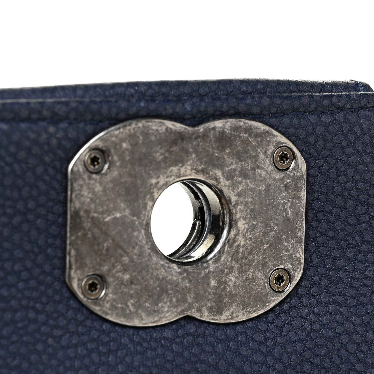 Washed Caviar Quilted Medium Turn Around Ligne Flap Navy