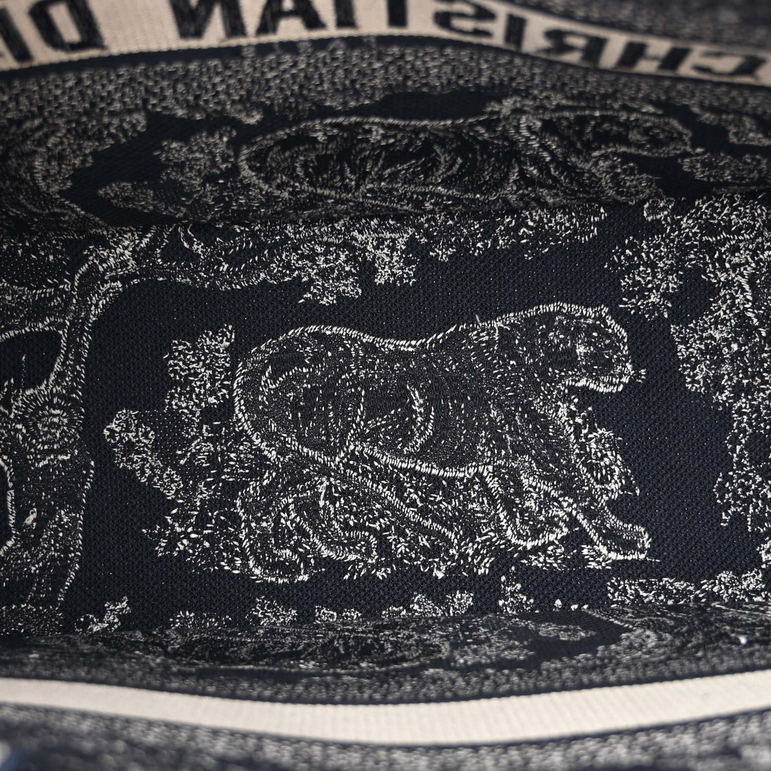 Christian Dior Canvas Embroidered Medium Dioriviera Toile De Jouy Reverse Book Tote Blue 5 of 11