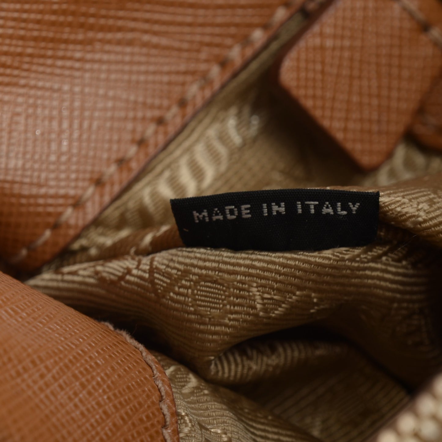 Saffiano Large Galleria Double Zip Tote Caramel