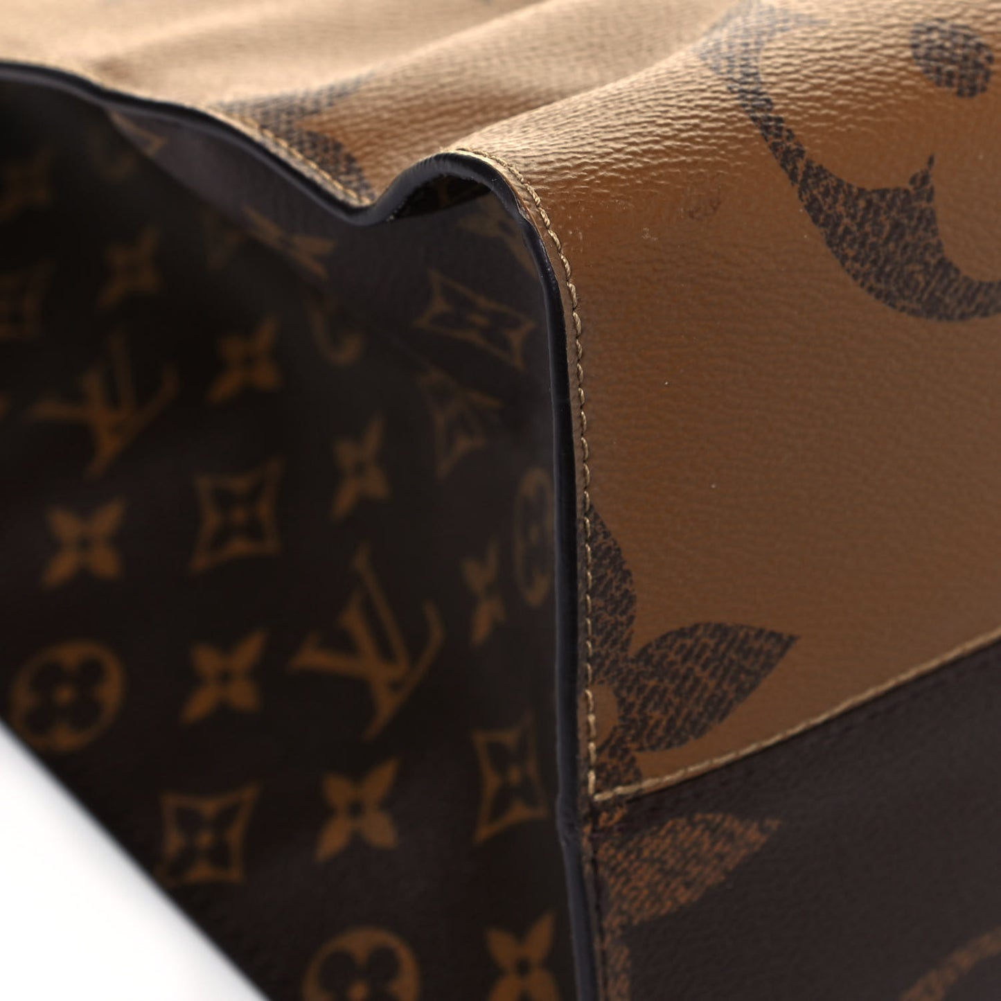 Reverse Monogram Giant Onthego GM
