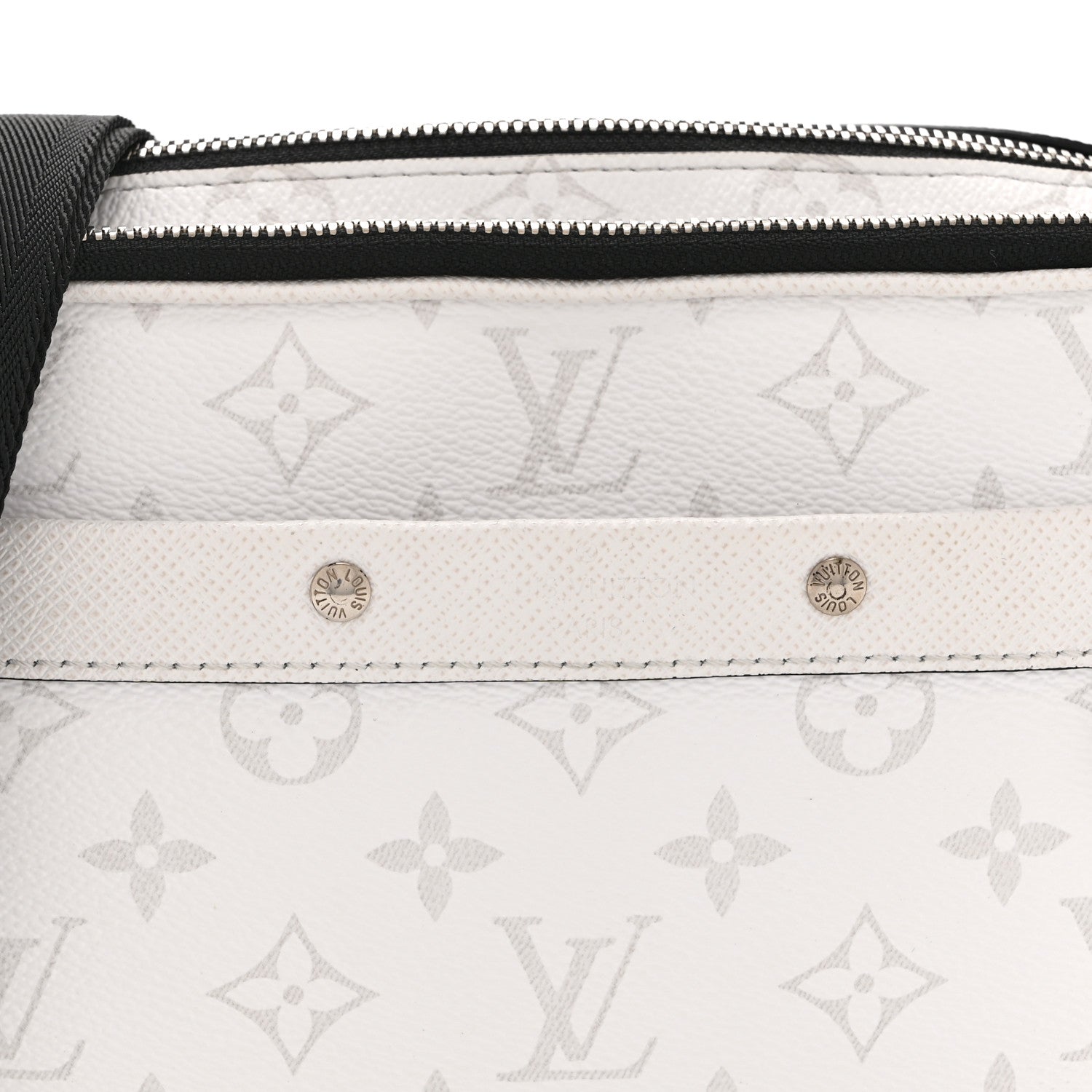 Louis Vuitton Taiga Monogram Alpha Messenger Optic White 8 of 10