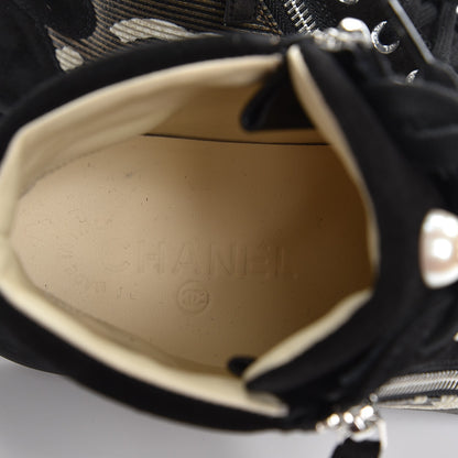 Chanel Canvas Suede CC Star Zipped High Top CC Sneakers 38 Black 7 of 9