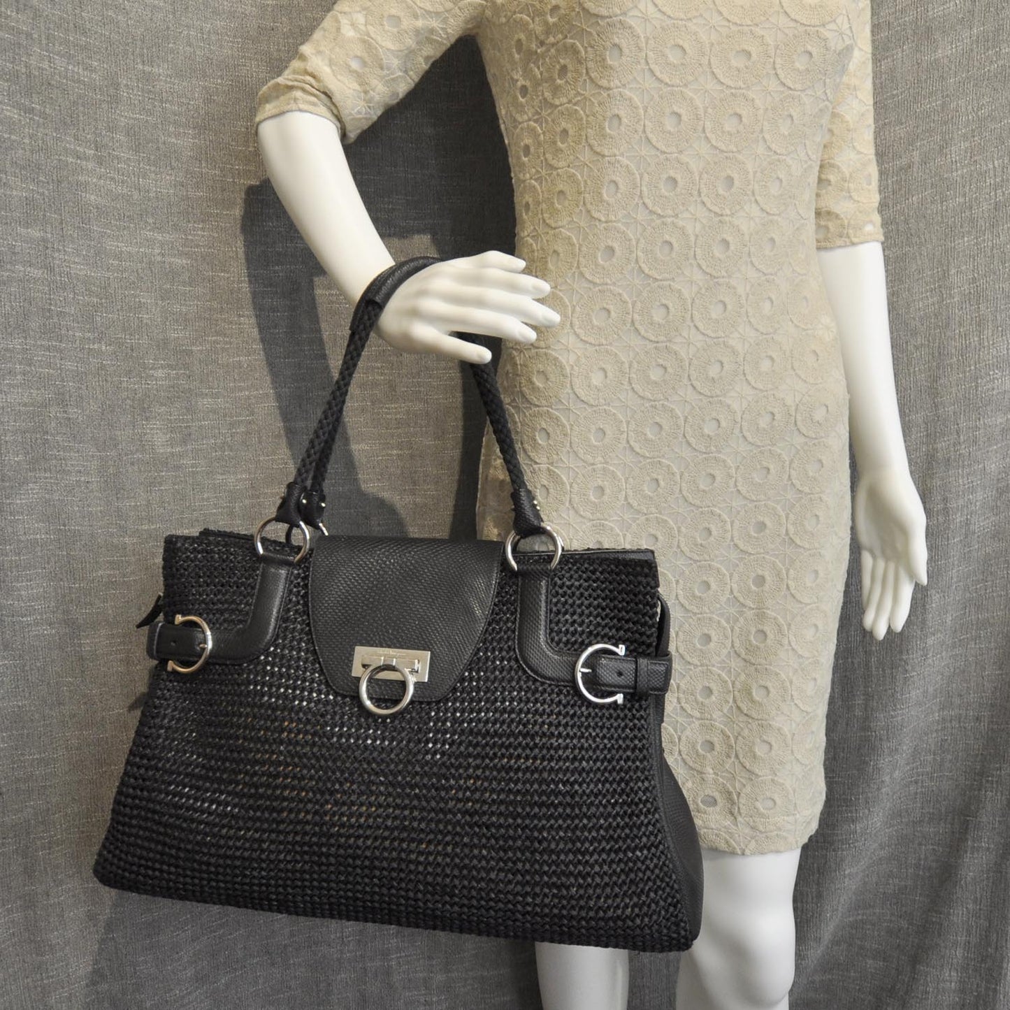 SALVATOREFERRAGAMOLeatherStrawWovenSatchelBlack