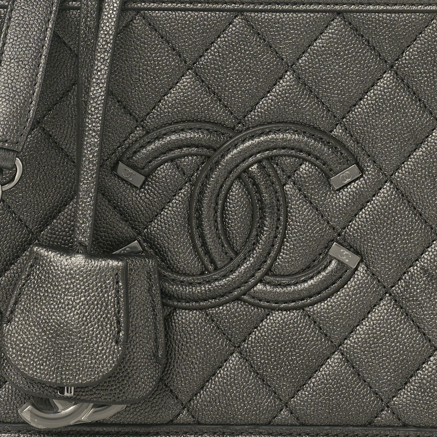 Chanel Metallic Caviar Quilted Medium CC Filigree Vanity Case Dark Silver 8 of 11
