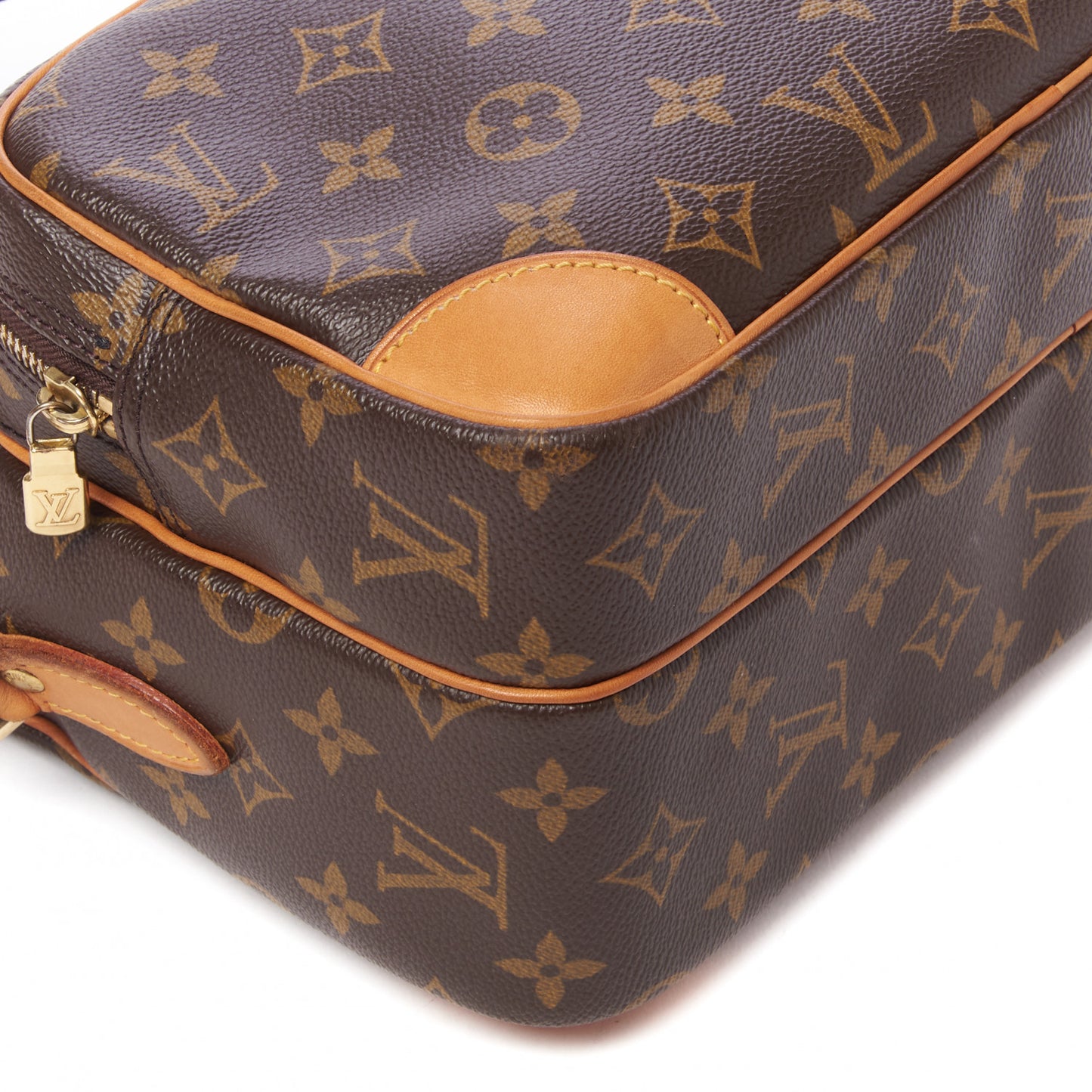 Monogram Nil 28