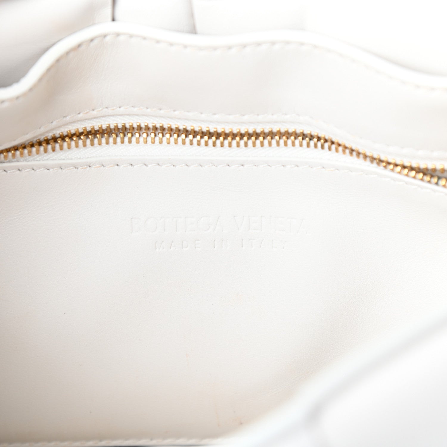 Bottega Veneta Lambskin Maxi Intreccio Padded Chain Cassette Crossbody Bag White 5 of 9