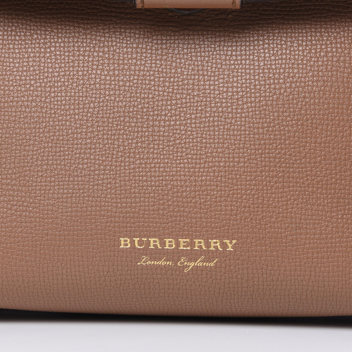 Derby Calfskin House Check Small Camberley Dark Sand