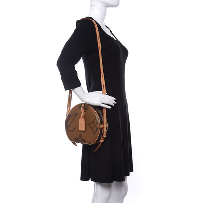 Louis Vuitton Reverse Monogram Giant Boite Chapeau Souple 2 of 11