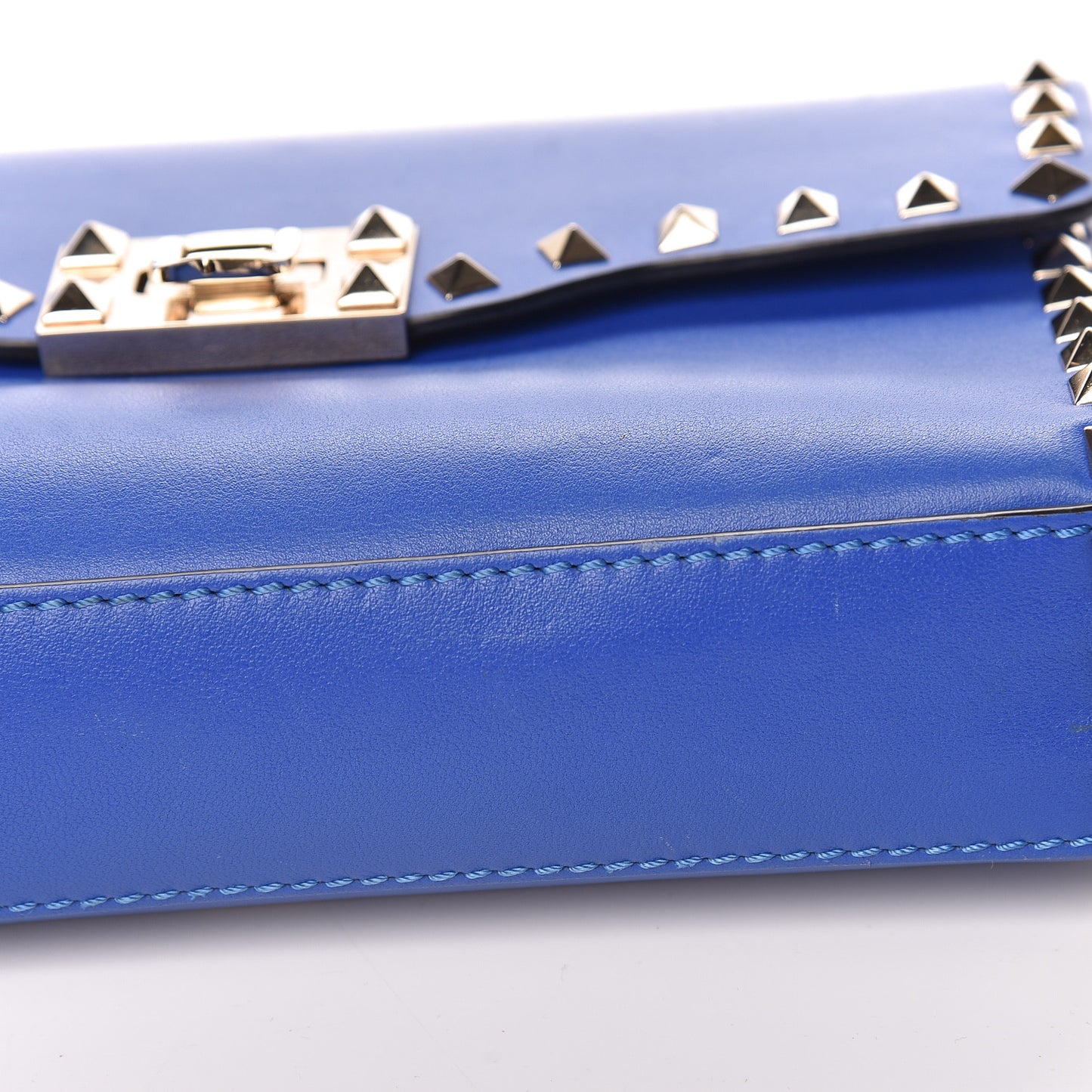 Vitello Medium Rockstud Flip Lock Crossbody Bag Acid Blue