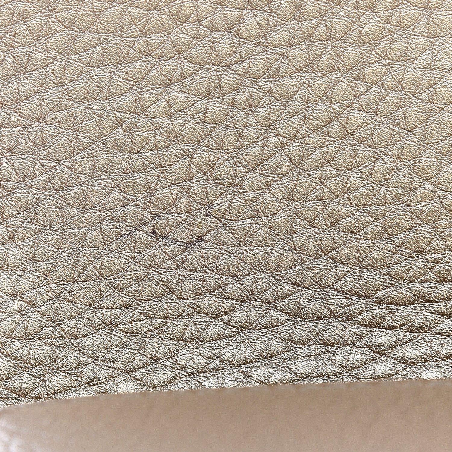 Gucci Metallic Pebbled Calfskin Large Soho Continental Wallet Golden Beige 11 of 18