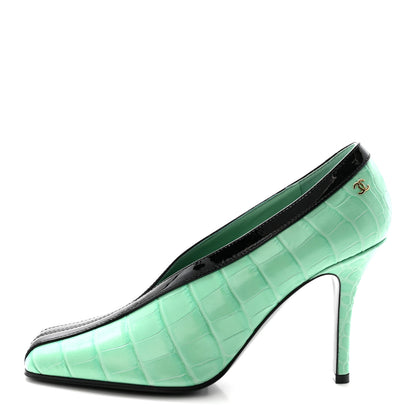 Chanel Crocodile Embossed Patent Calfskin Pumps 37.5 Green Black 1 of 10
