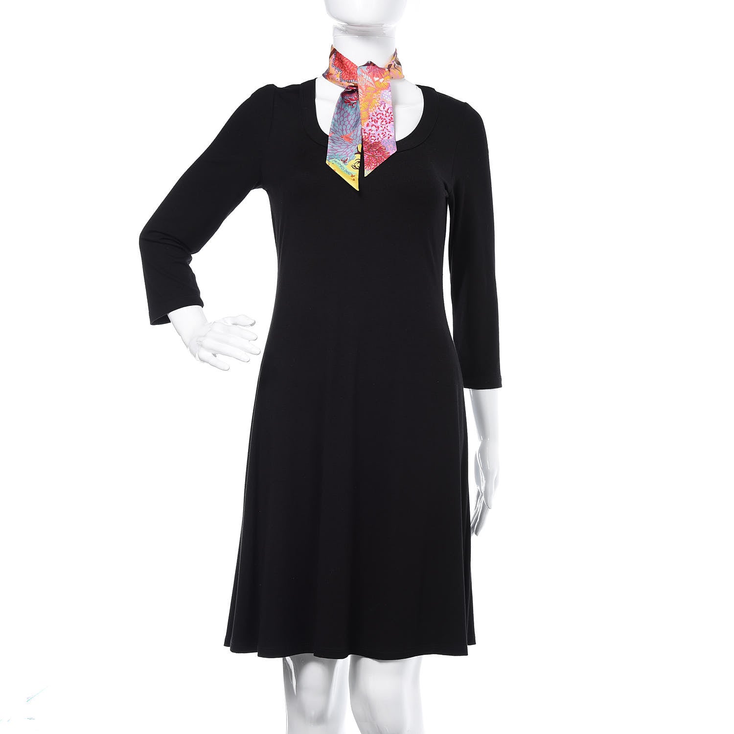 Hermes Silk Dans un Jardin Anglais Twilly Juane Vif Rouge Celadon 2 of 5