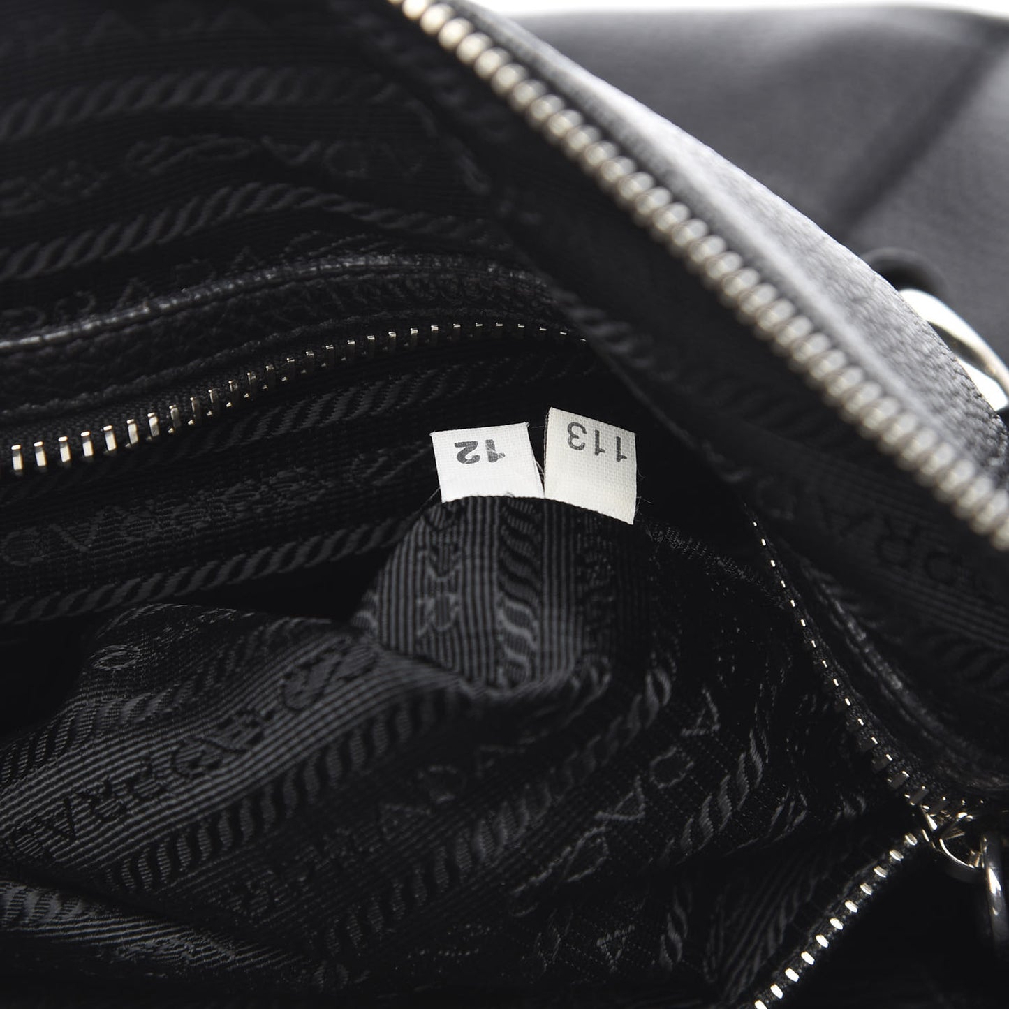 Vitello Daino Hobo Black