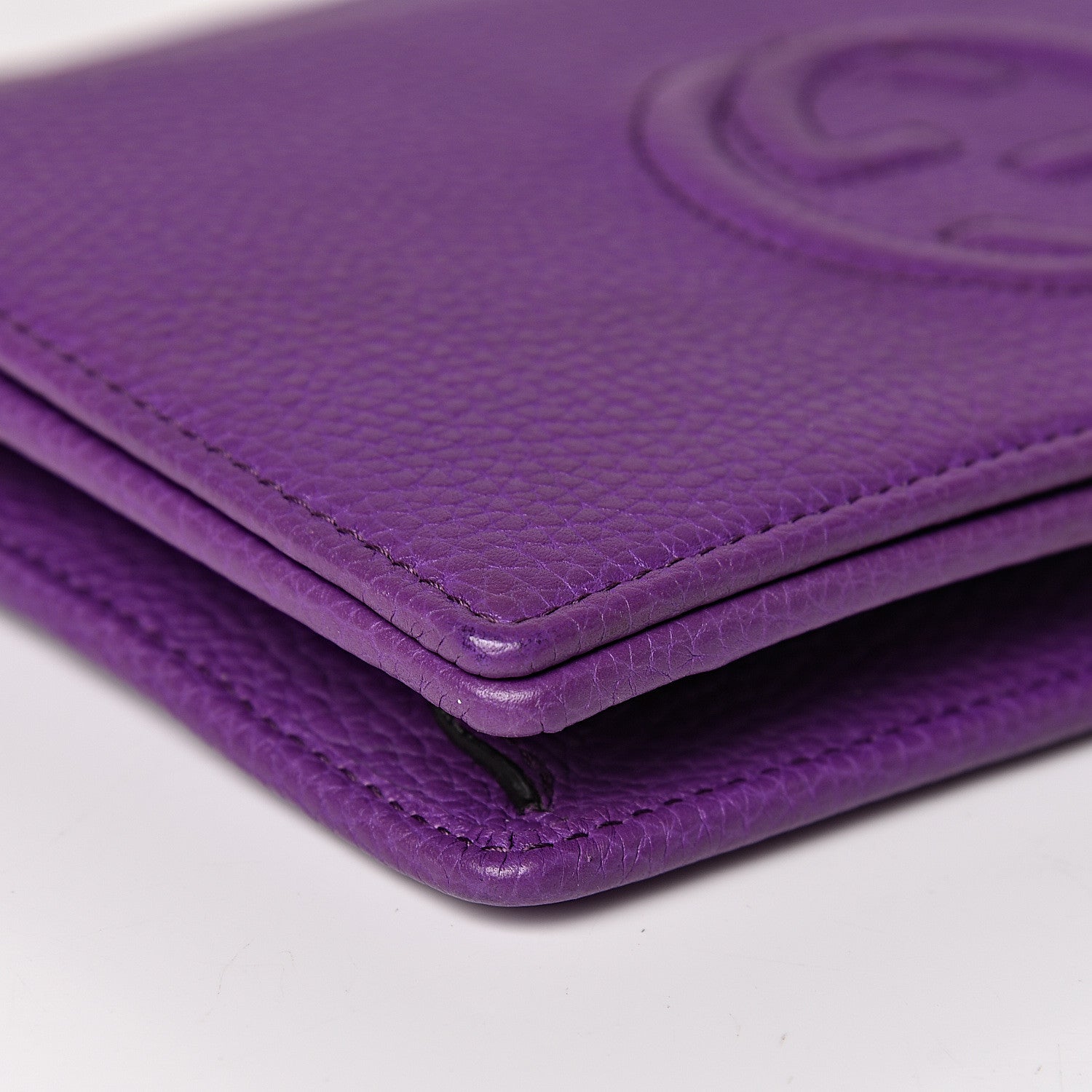 Gucci Pebbled Calfskin Soho Wallet on Chain Shine Purple 7 of 16