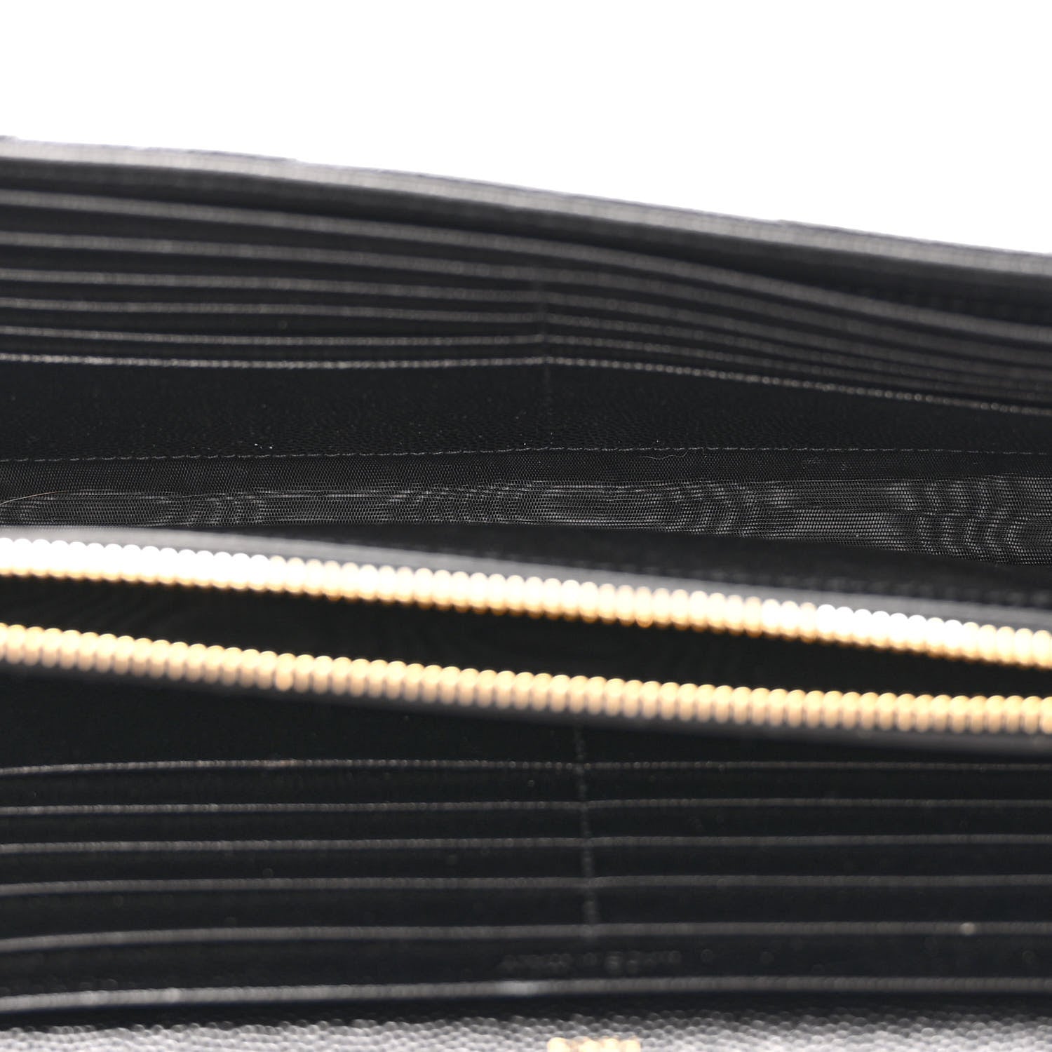 Saint Laurent Grain De Poudre Matelasse Chevron Monogram Chain Wallet Black 5 of 11