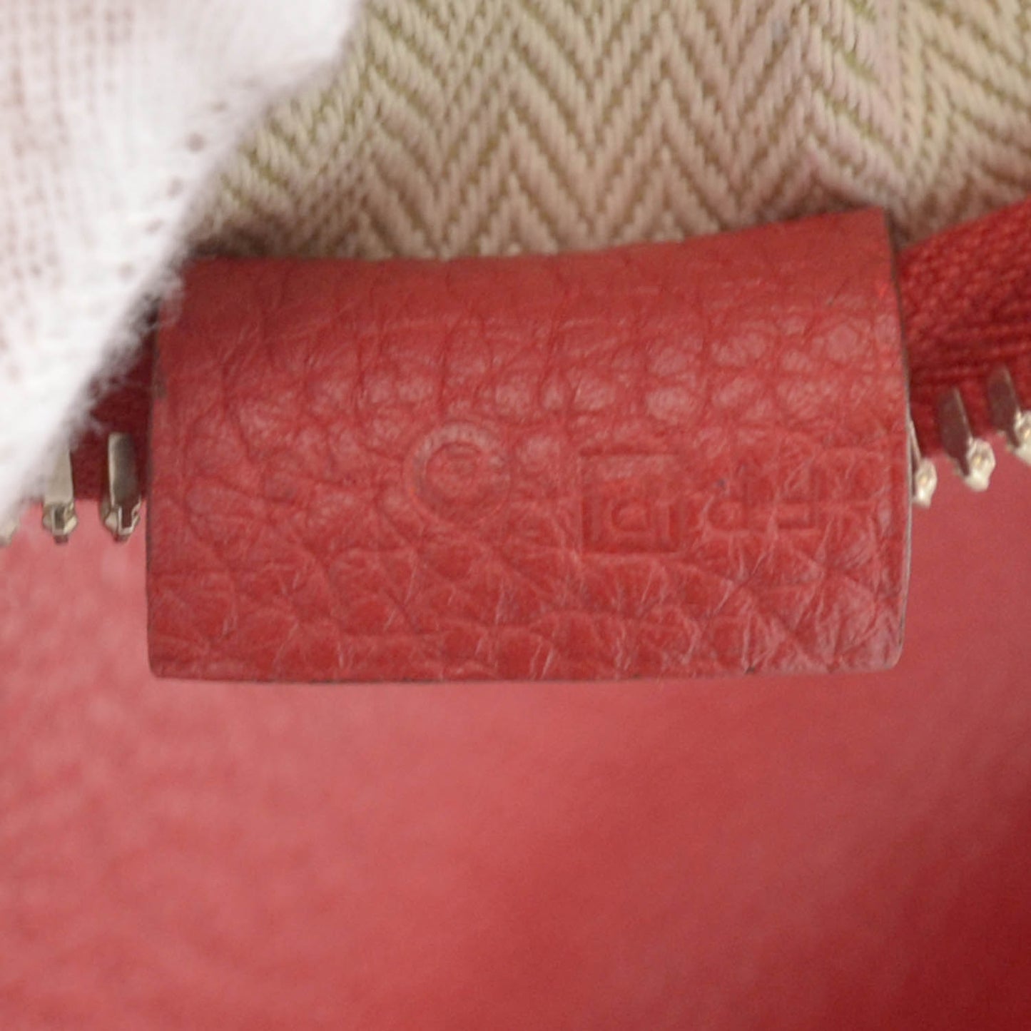 Clemence Massai Cut 40 Rouge Casaque