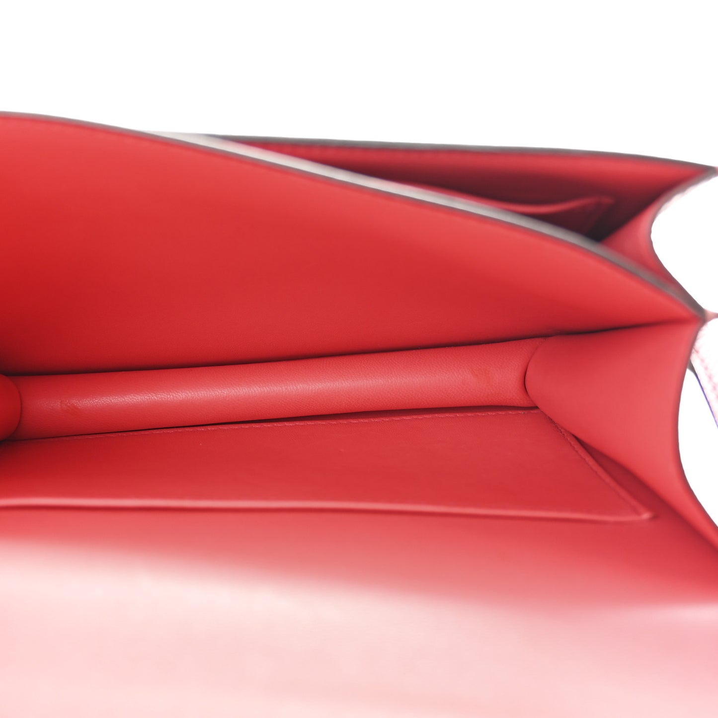 Epsom Enamel Constance 18 Rouge Grenat