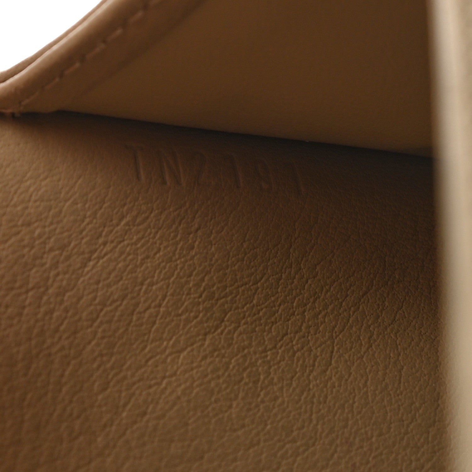 Louis Vuitton Mahina Amelia Wallet Beige Opal 7 of 10