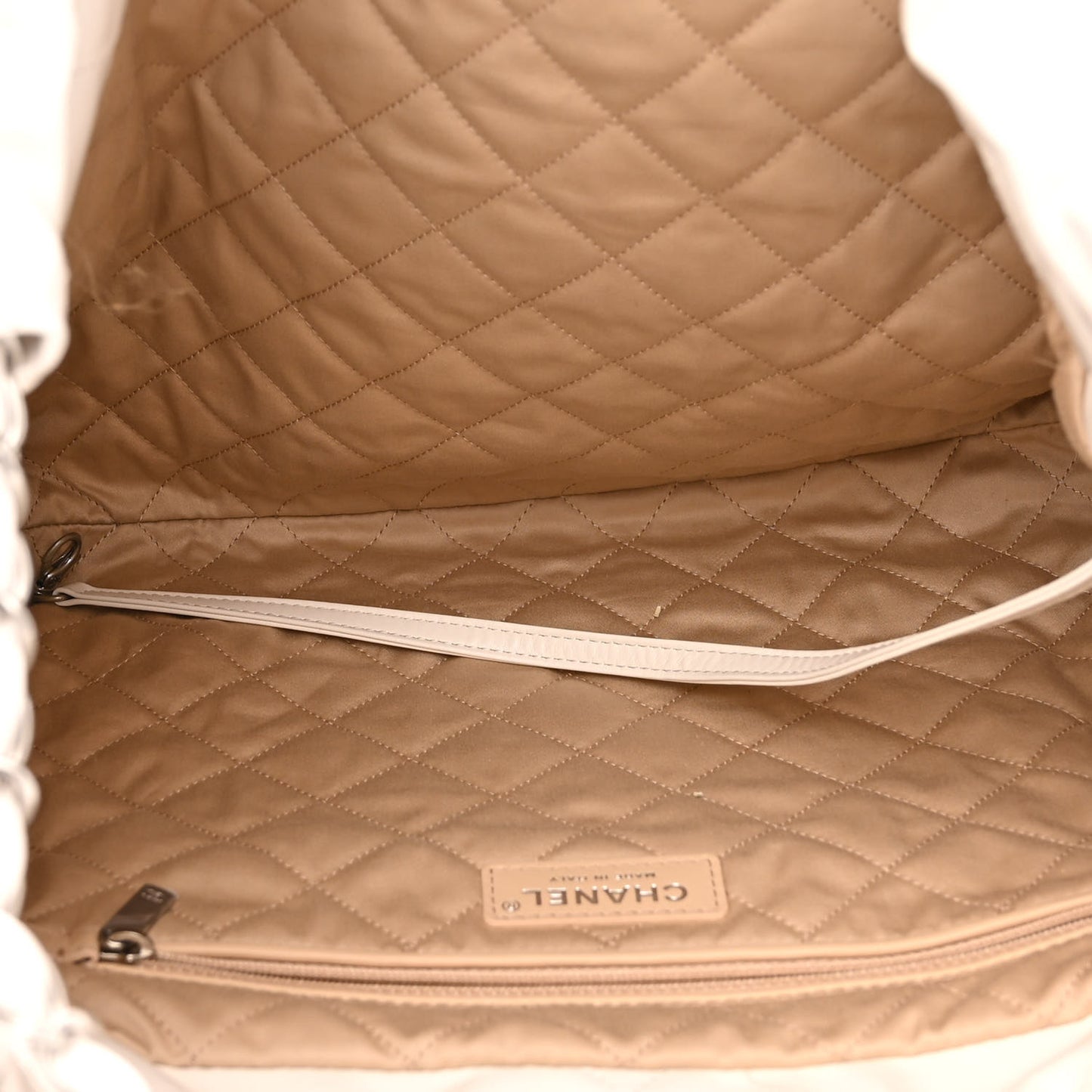 Shiny Calfskin Quilted Chanel 22 White