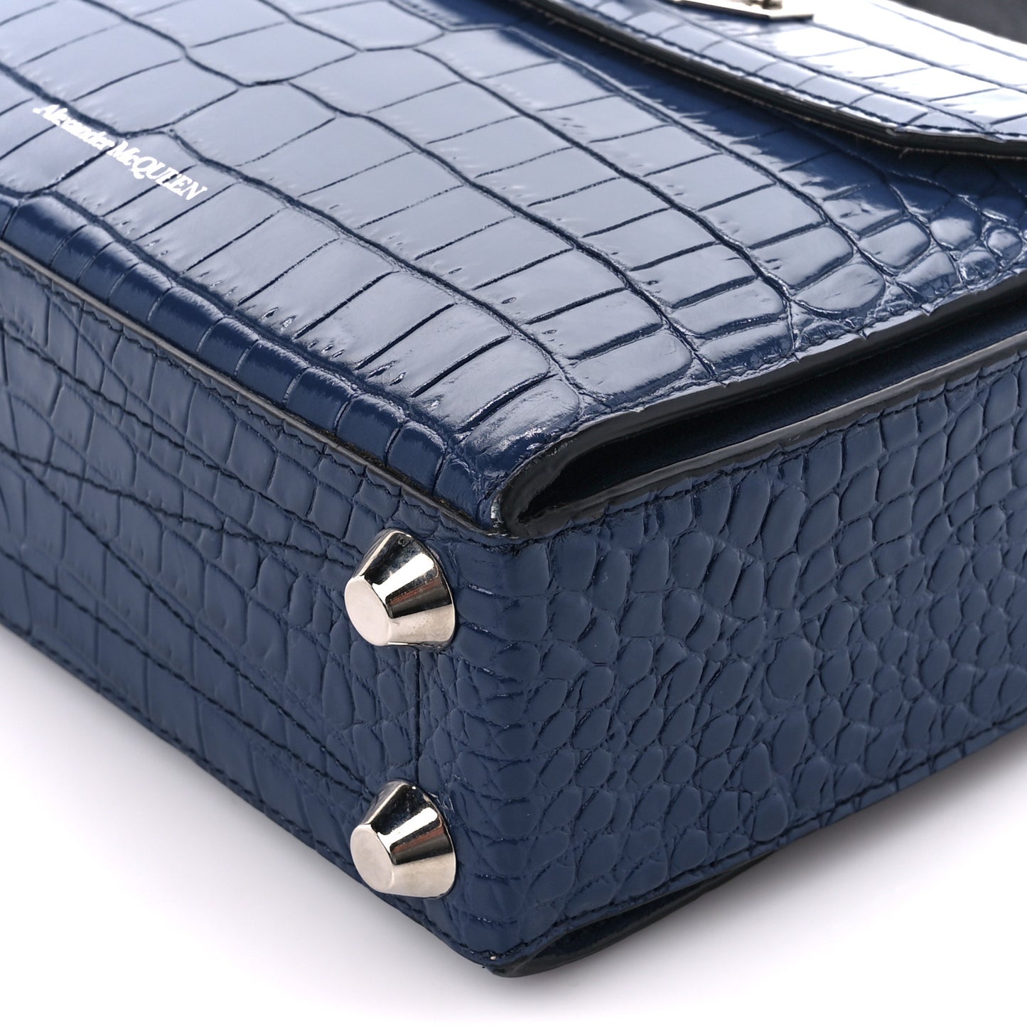 Calfskin Crocodile Embossed Box Shoulder Bag 21 Blue